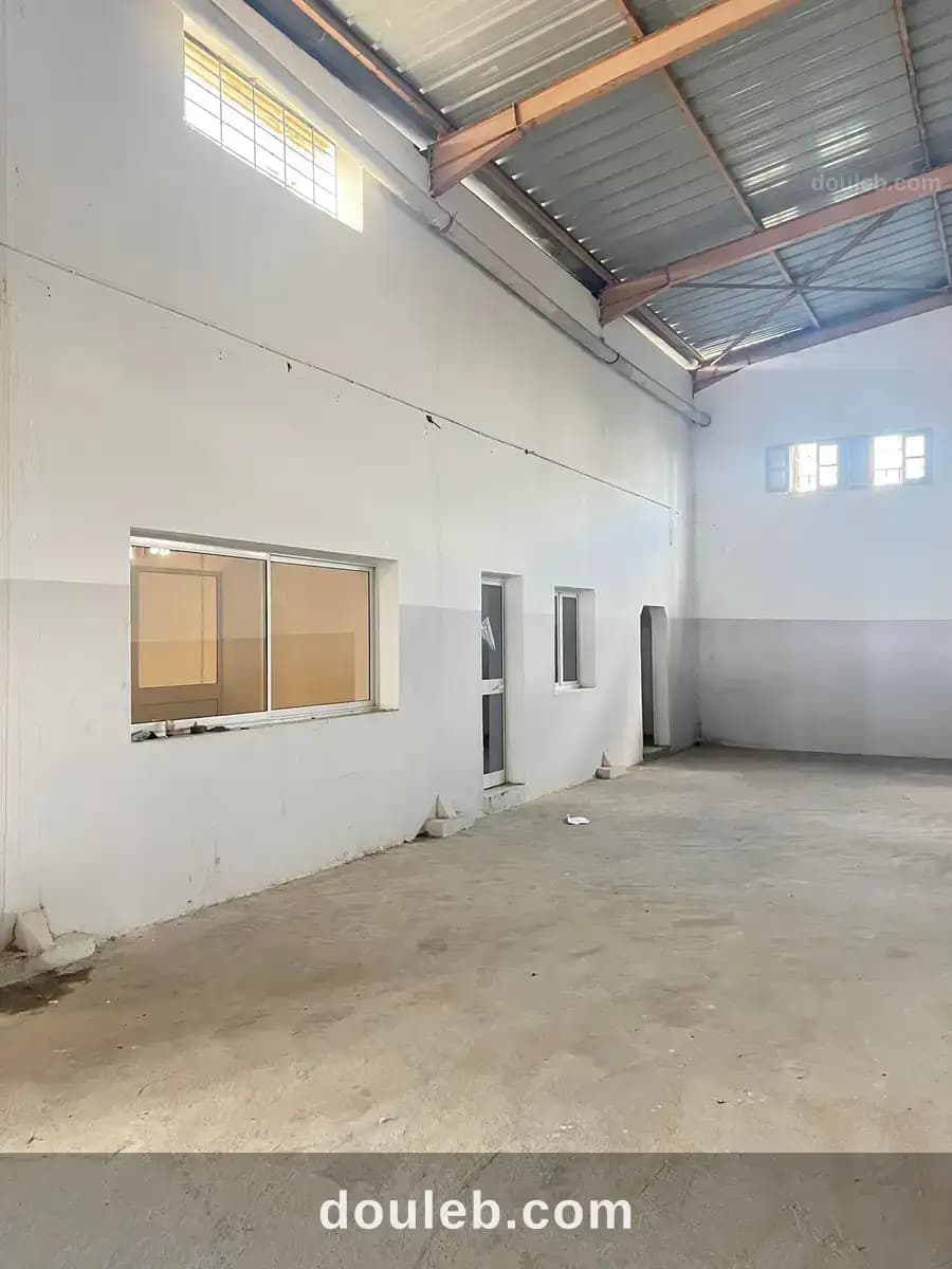 Depot zone industrielle utique - Miniature 3