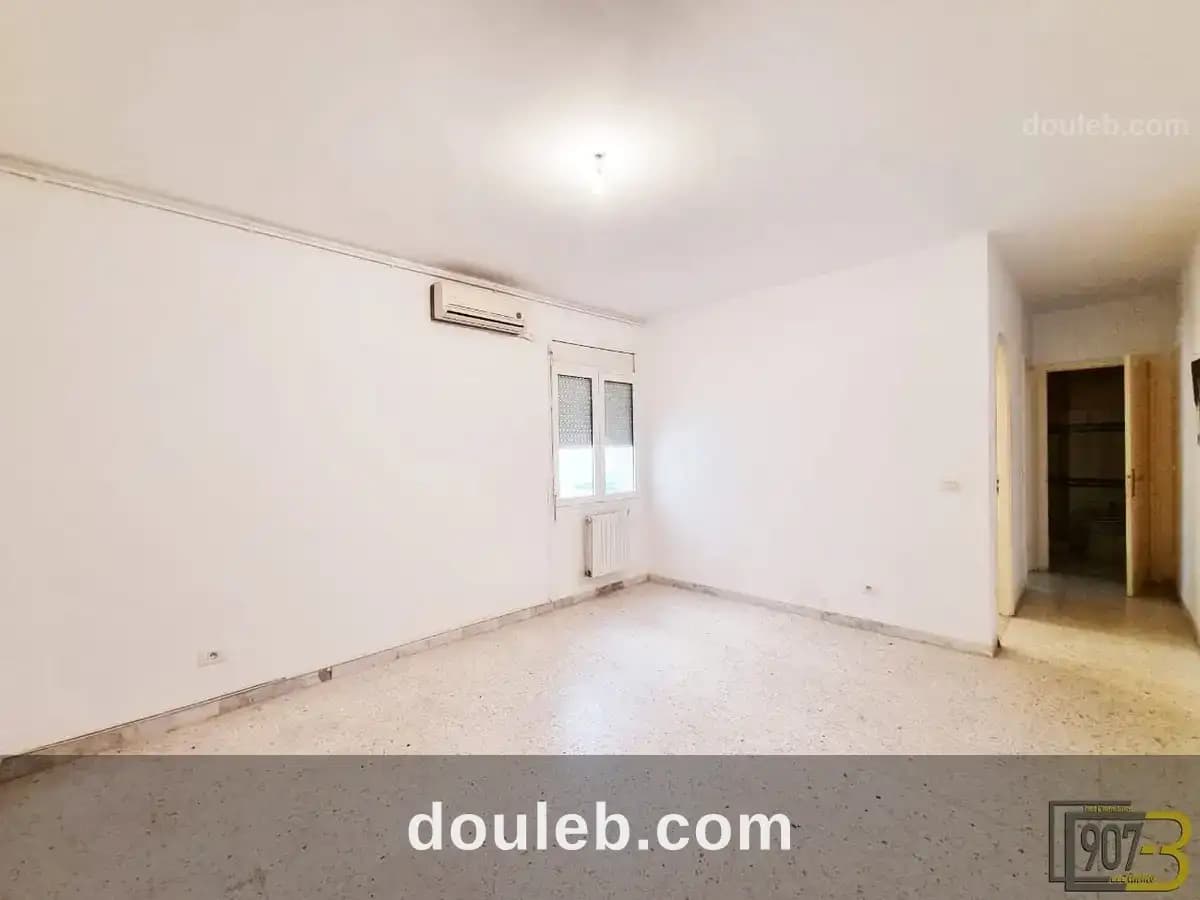 Un appartement s1 à cité ennasr - Miniature 4