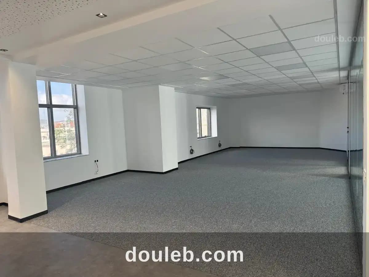 Bureau neuf 300 m2 au lac 1 - Photo 1