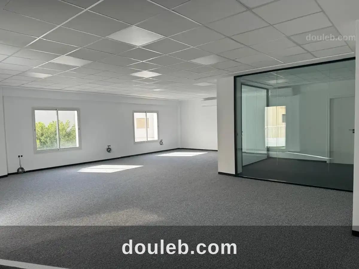 Bureau neuf 300 m2 au lac 1 - Miniature 2