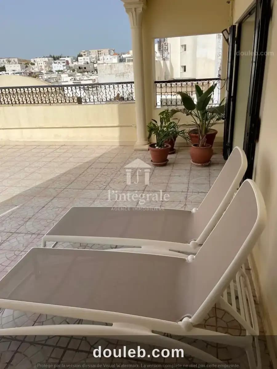 Penthouse meublé avec grande terrasse de 120m2 - Miniature 5
