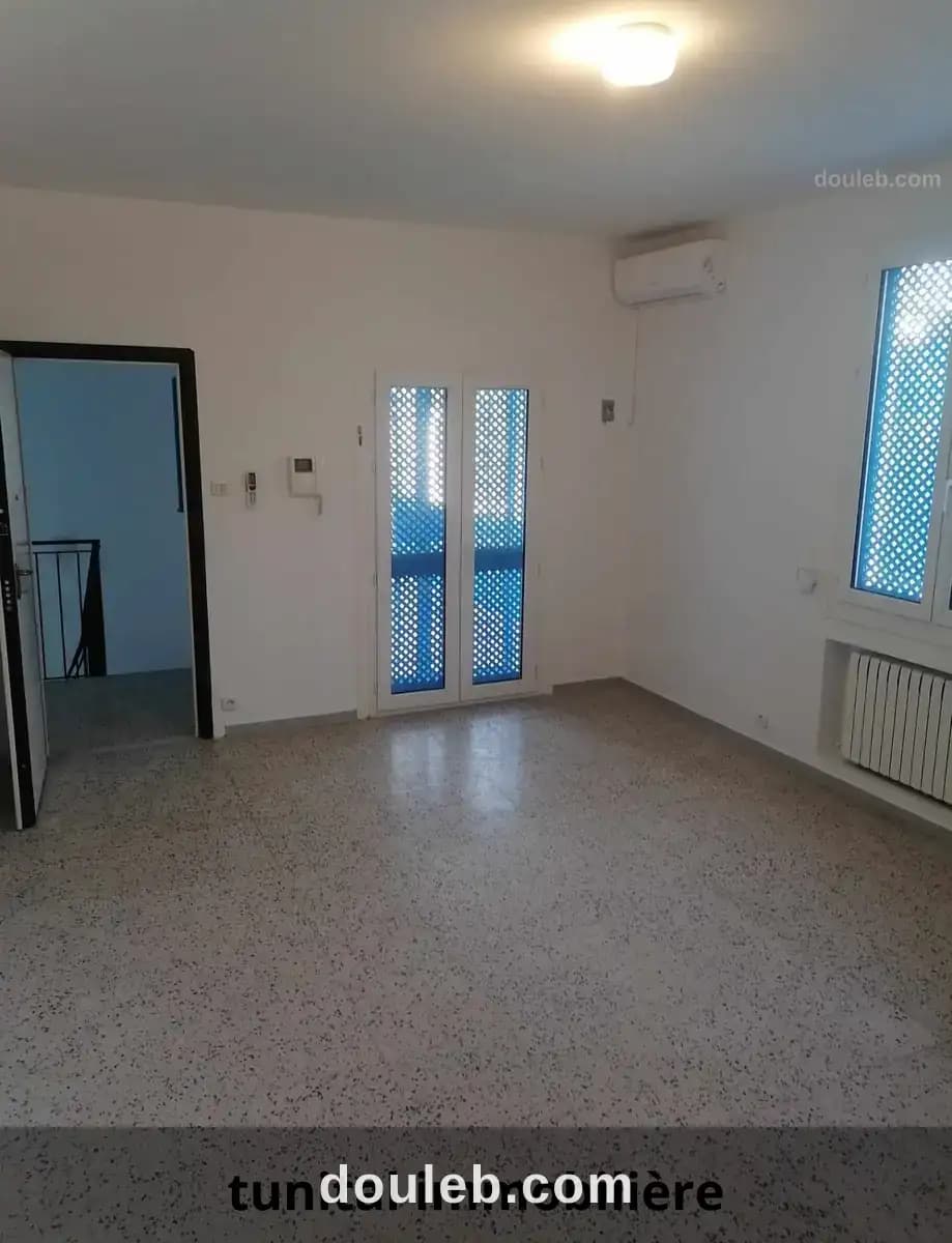 Villa vide - Photo 1