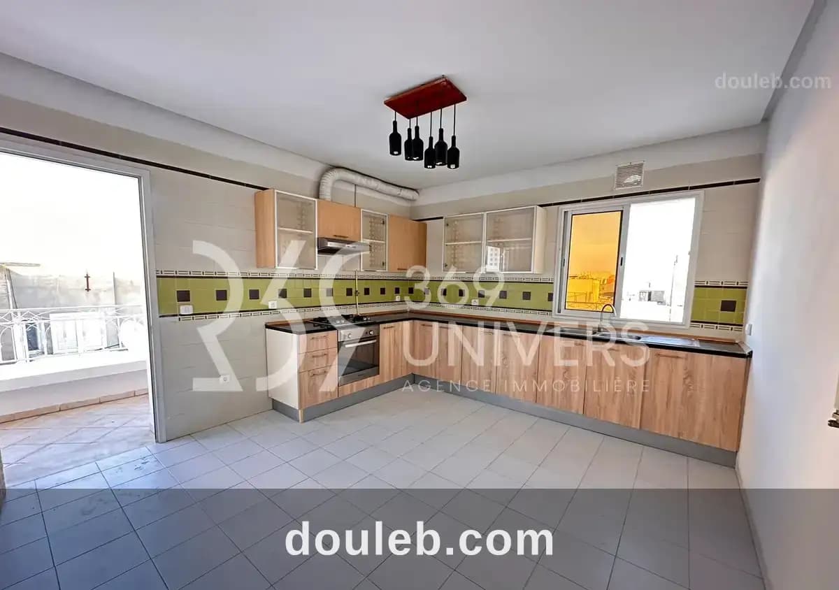 Appartement avec terrasse à la marsa - Miniature 3