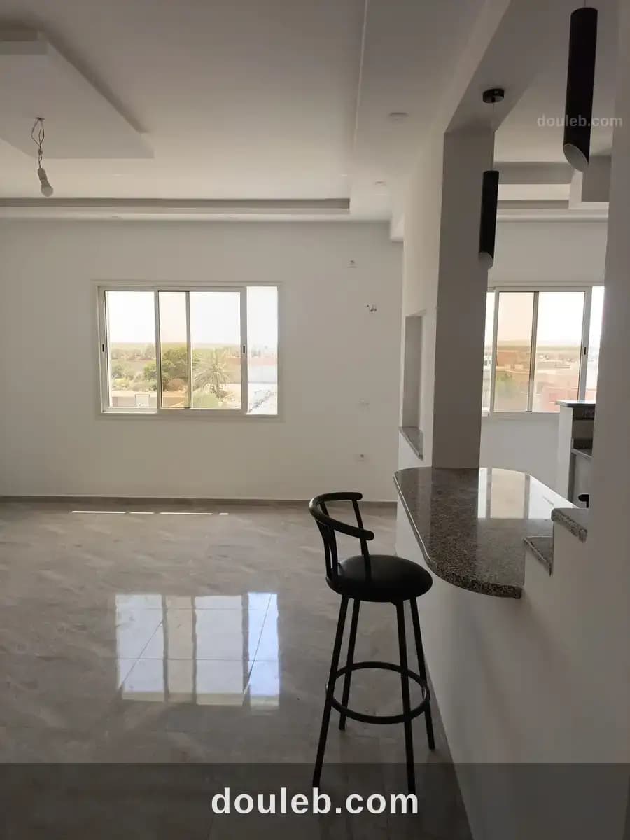 Av immeubles de 4 appartements pas loin de la mer - Miniature 3
