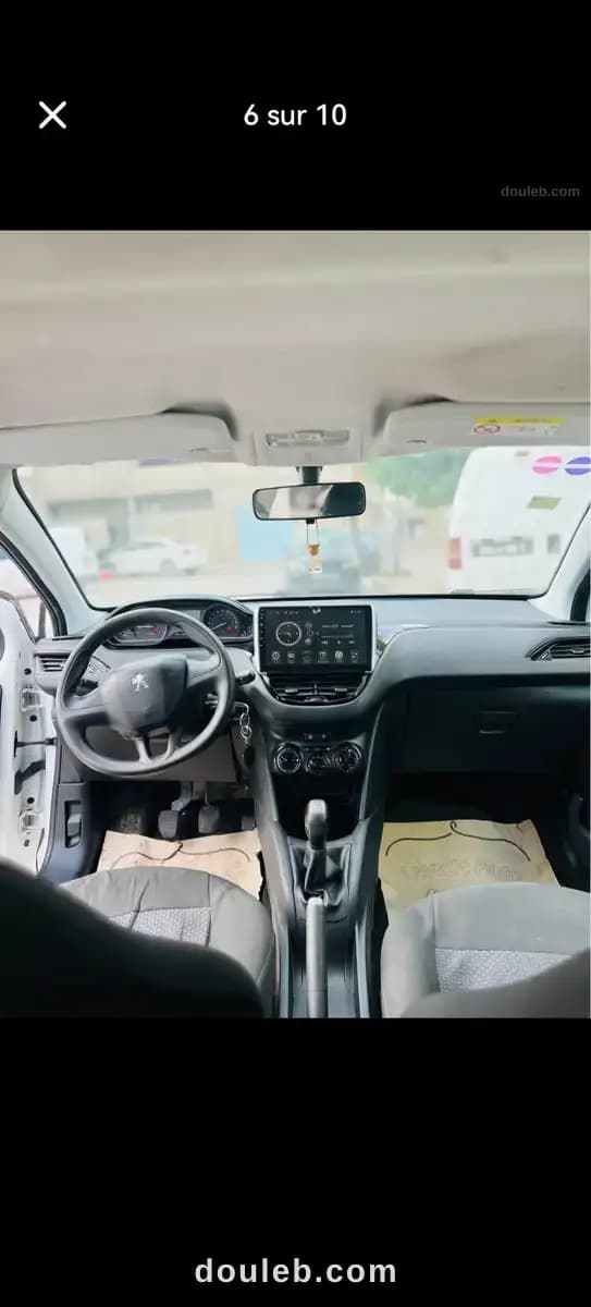 Peugeot 208 - Miniature 5