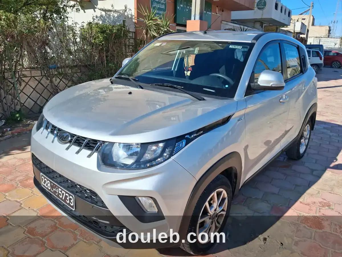 Voiture mahaindra kuv100 - Photo 1