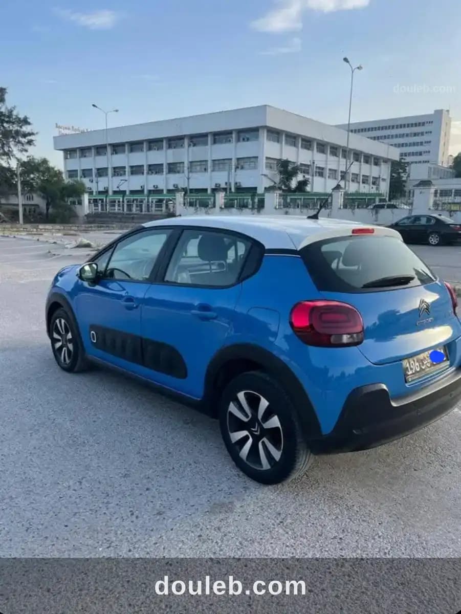 Une voiture c3 - Miniature 2