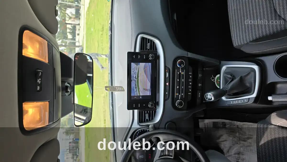 Voiture kia xceed - Miniature 3