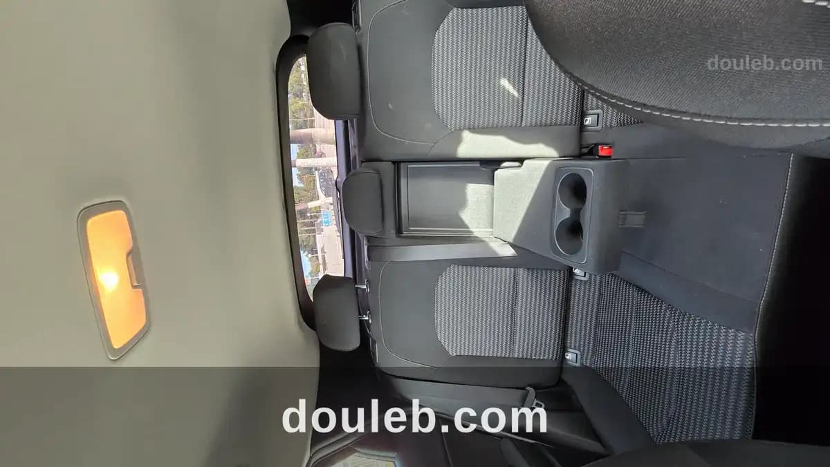 Voiture kia xceed - Miniature 4