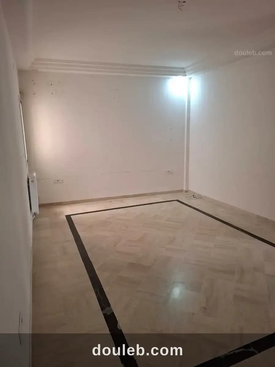 Appartement au 1etage 2 pièces et salon - Miniature 3