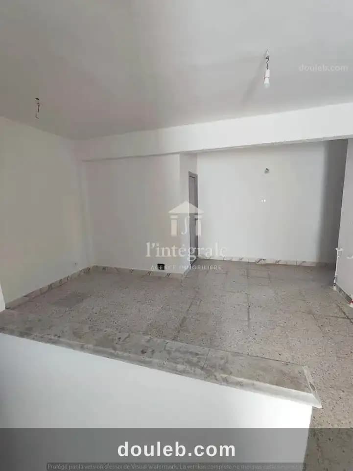 Rez de chaussée d'une villa à usage bureautique - Miniature 3
