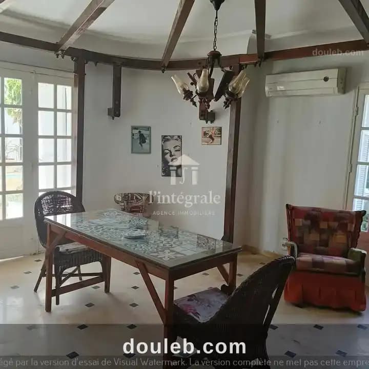 Très coquette maisonnette meublée - Miniature 3