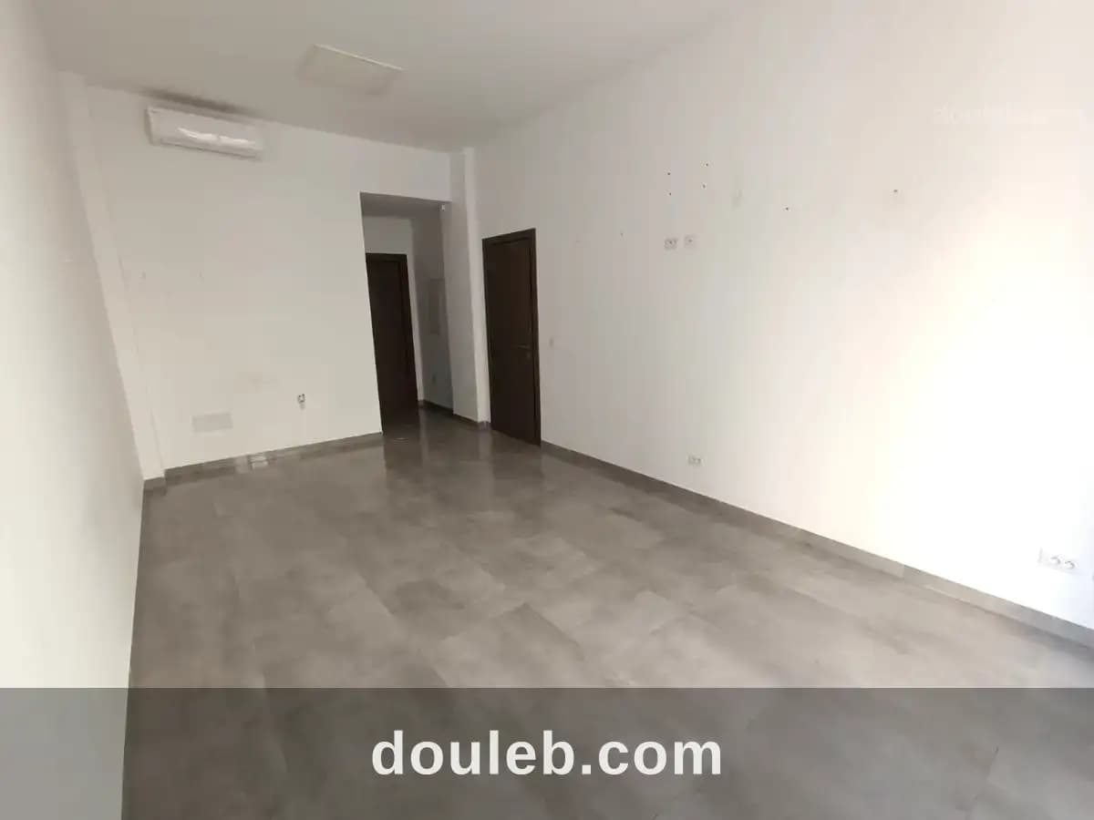 Un bureau de 35m2 au lac 2 - Miniature 3