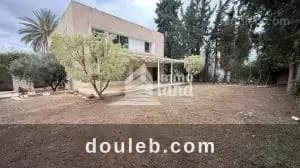 Une villa de 751m2 terrain et 450m2 - Miniature 2