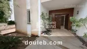 Une villa de 751m2 terrain et 450m2 - Miniature 3