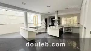 Une villa de 751m2 terrain et 450m2 - Miniature 4