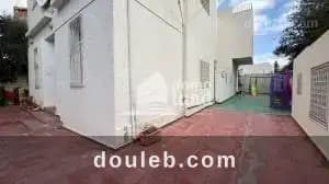 Villa de 505m2 terrain et 450m2 btit - Miniature 2