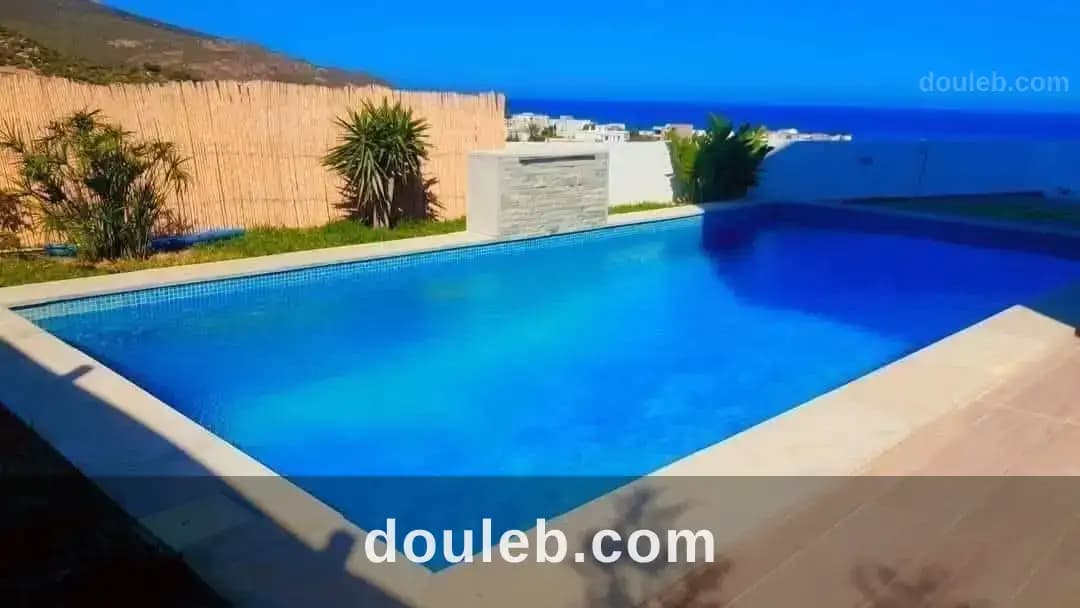 Villa salon et 3 suites avec piscine - Miniature 2