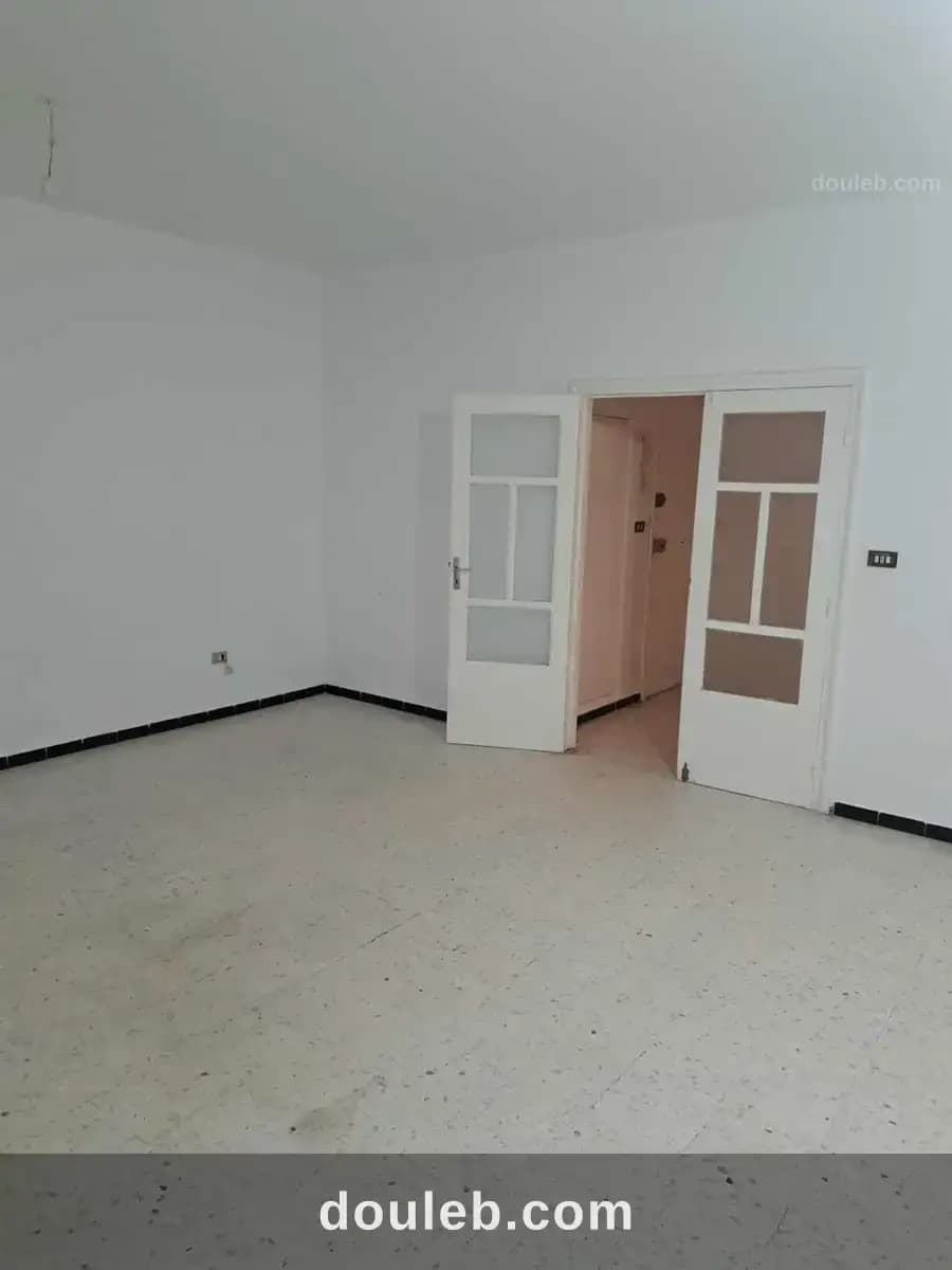 Appartement s3 3éme étage ariana ville - Miniature 2