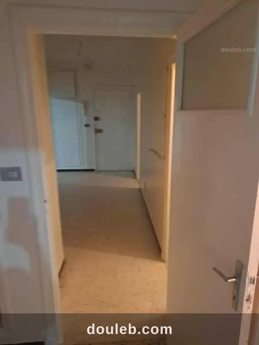 Appartement s3 3éme étage ariana ville - Miniature 4