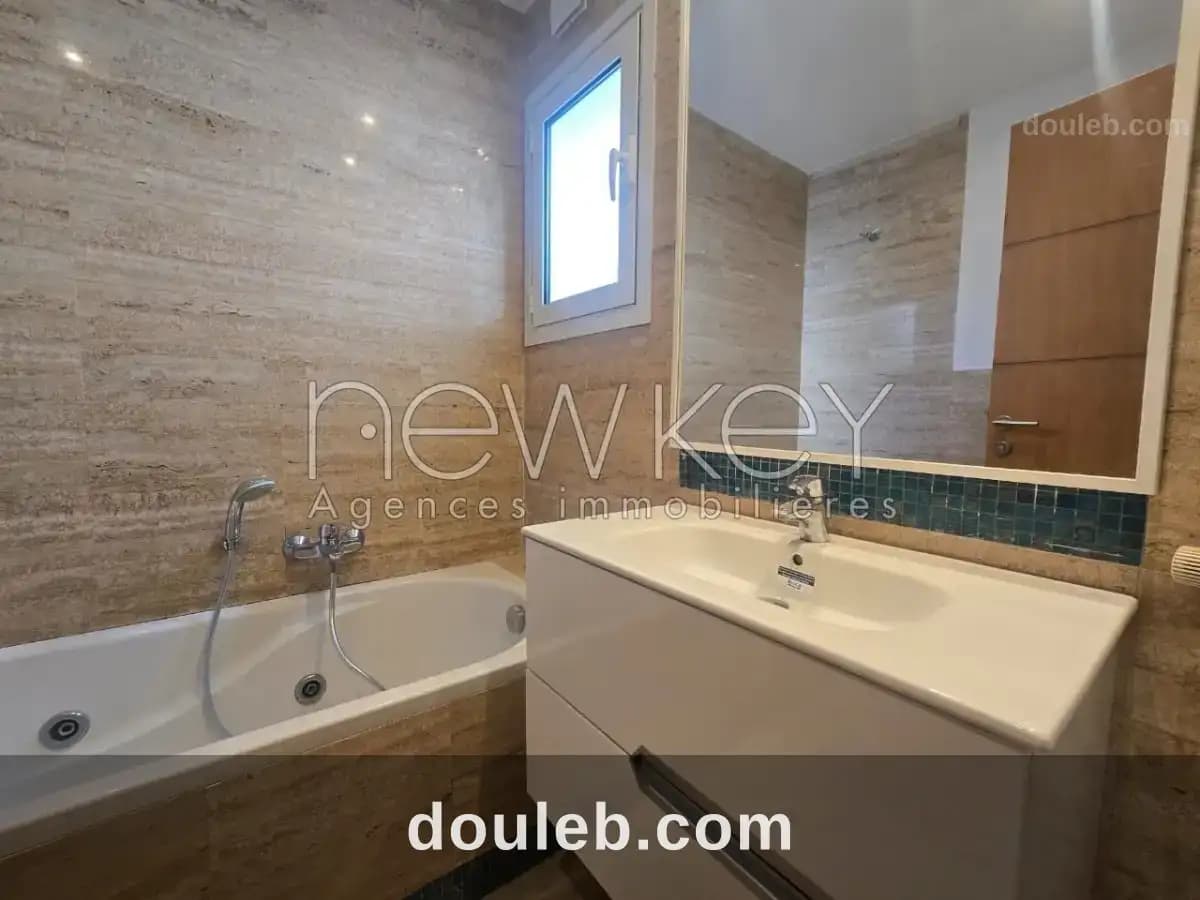 S2 luxueux à la marsa avec deux suites - Miniature 3