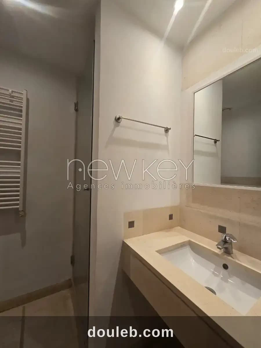 S2 luxueux à la marsa avec deux suites - Miniature 5
