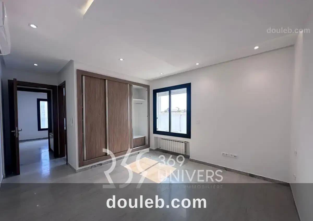 Appartement avec balcon aux jdc ref ra151 - Miniature 3