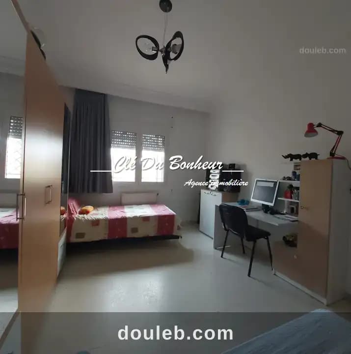 Un bel appartement s3 à la soukra - Miniature 4