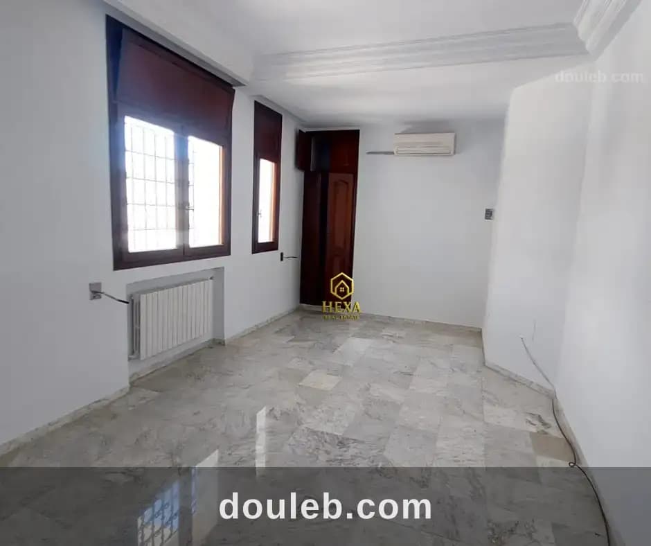 Villa s3 en suite avec jardin à la marsa - Miniature 4