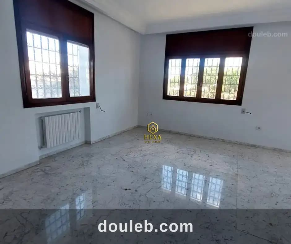 Villa s3 en suite avec jardin à la marsa - Miniature 5