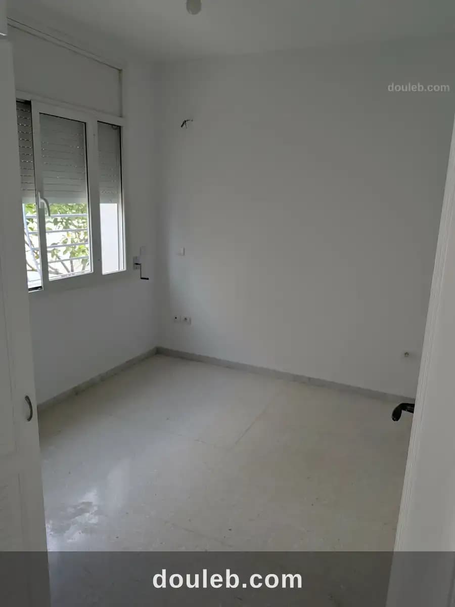 Appartement au rez de jardin d'une villa - Miniature 3