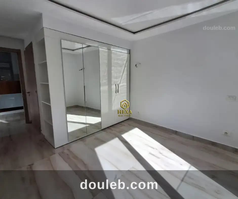 Villa s4 àla marsa avec piscine et jardin en suite - Miniature 5