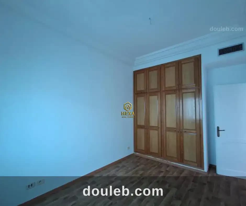 Appartement s1 à usage bureautique au lac 1 - Miniature 4