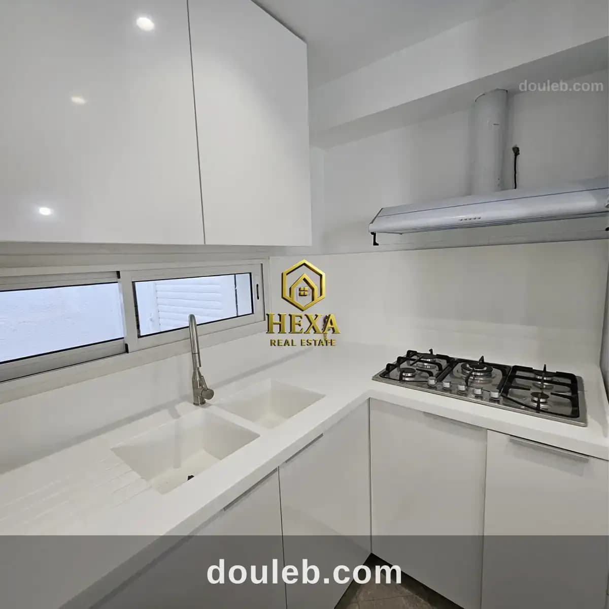 Duplex s3 vue mer avec piscine à la marsa - Miniature 3
