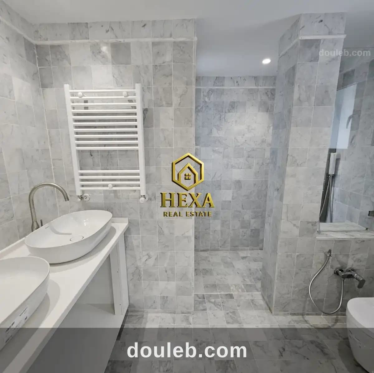 Duplex s3 vue mer avec piscine à la marsa - Miniature 4