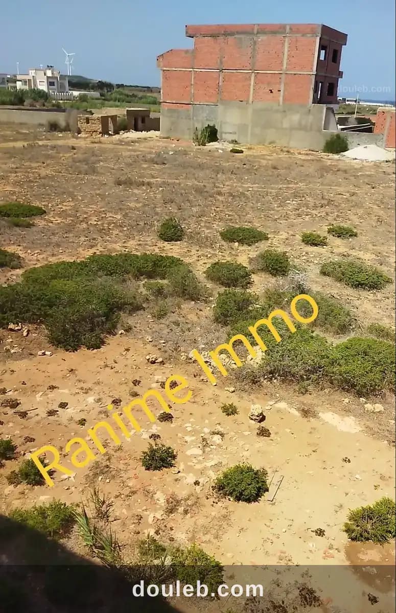Terrain de 630m2 de vue dégagée à la mer - Miniature 3