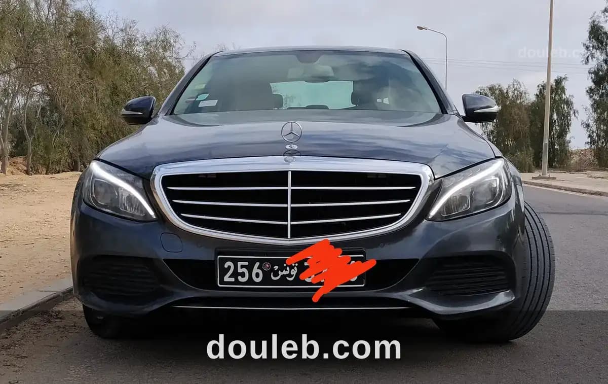 Joli mercedes c200 - Miniature 2