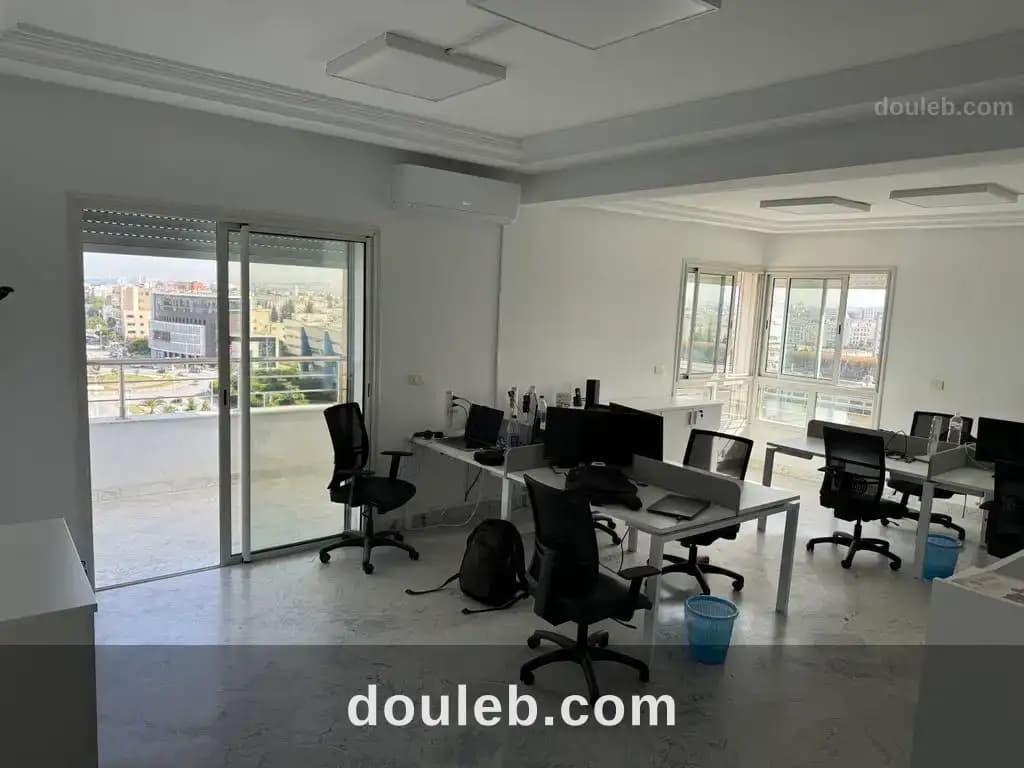 Super bureau 200 m2 au centre urbain nord - Photo 1
