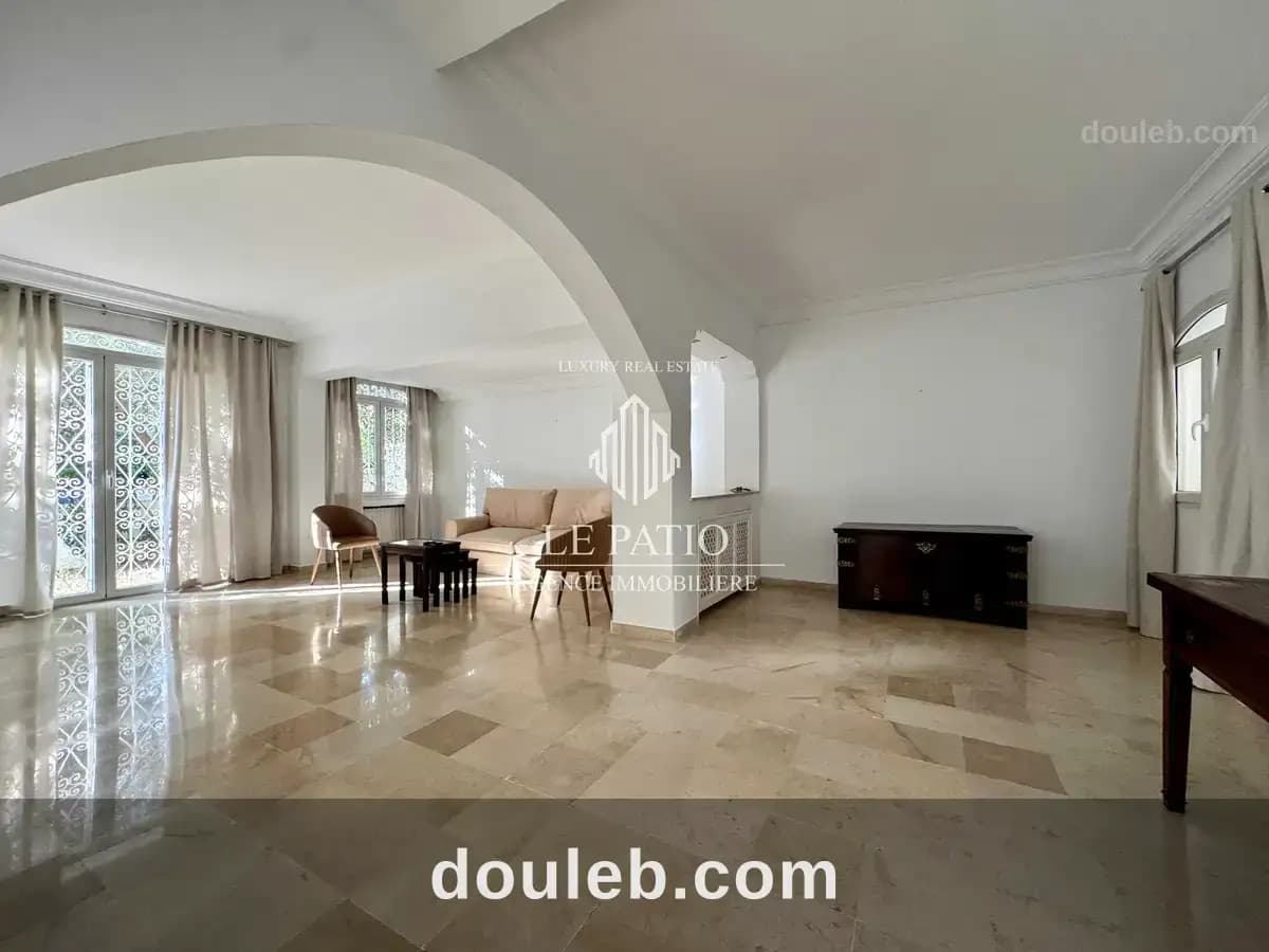 Une villa jumelee semi meuble s3 a la marsa - Miniature 2
