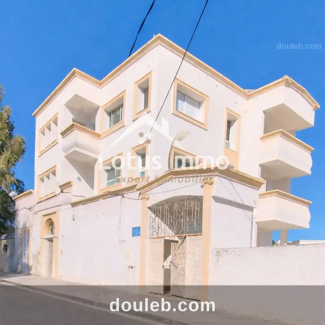 Immeuble bureautique sur artère principale - Photo 1