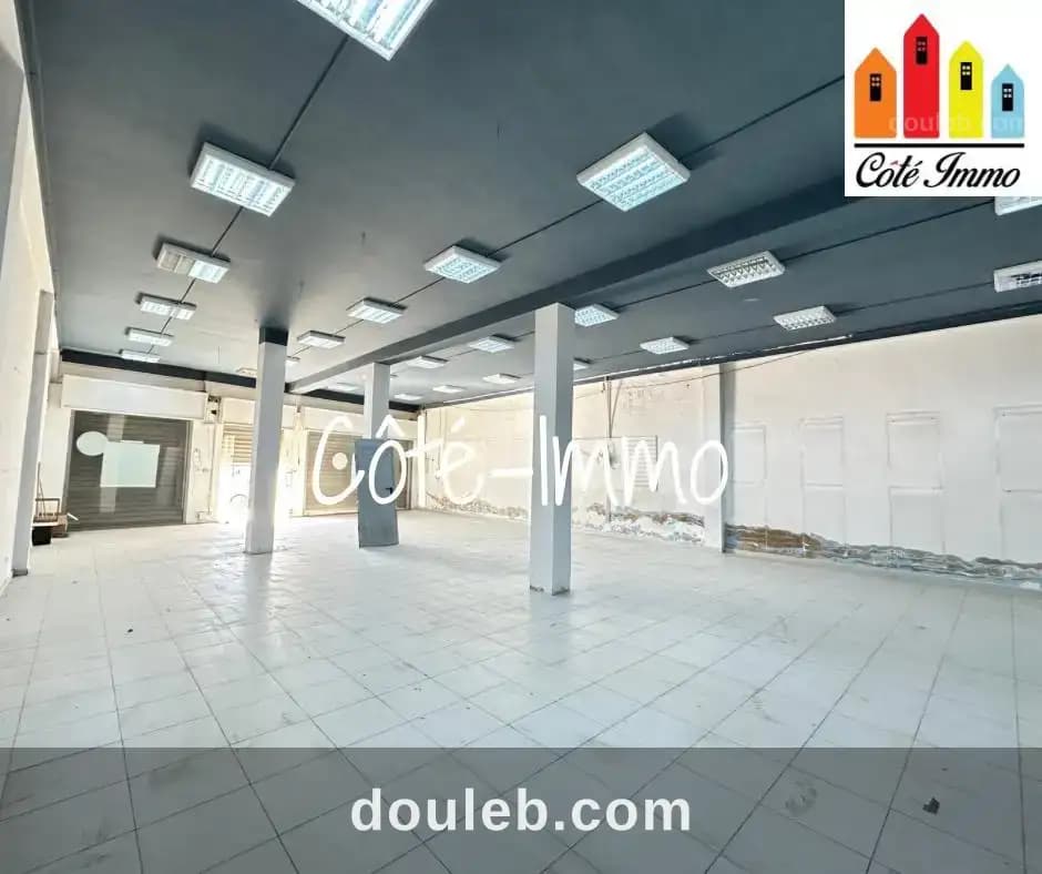 Un local commercial - Photo 1