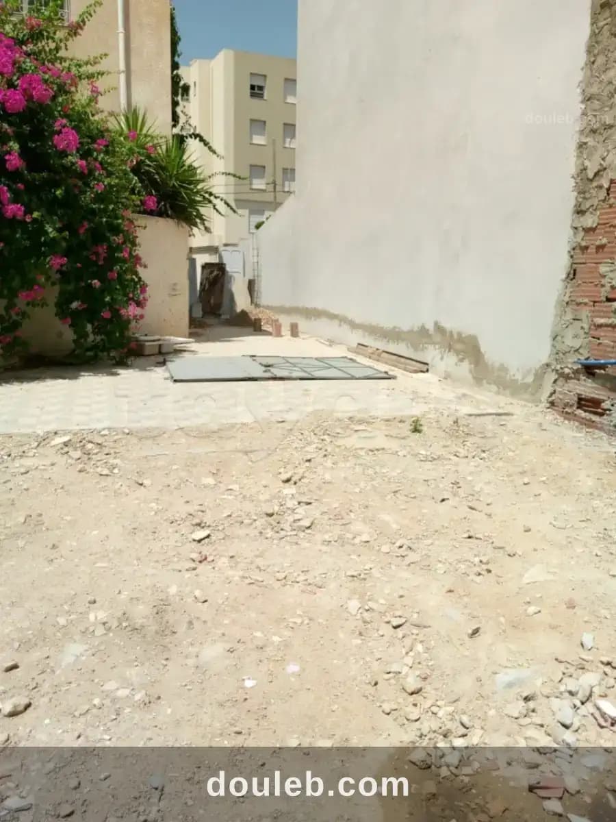 A saisir un terrain commercial r3 à manouba centre - Photo 1