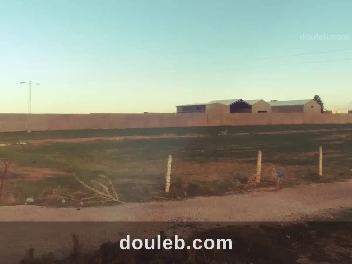 12 hectares nu 32 km de tunis - Miniature 2