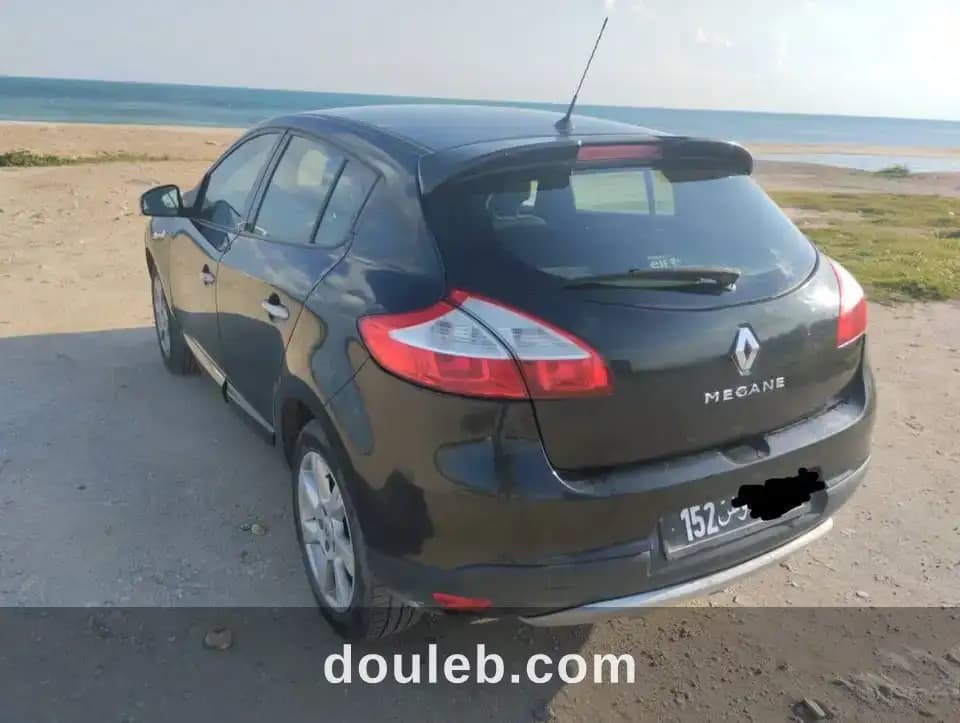 Mégane 3 7cv essence - Miniature 2