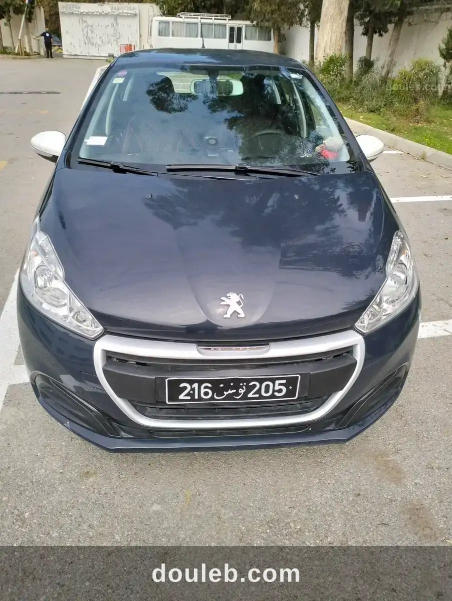 208 première main - Miniature 3