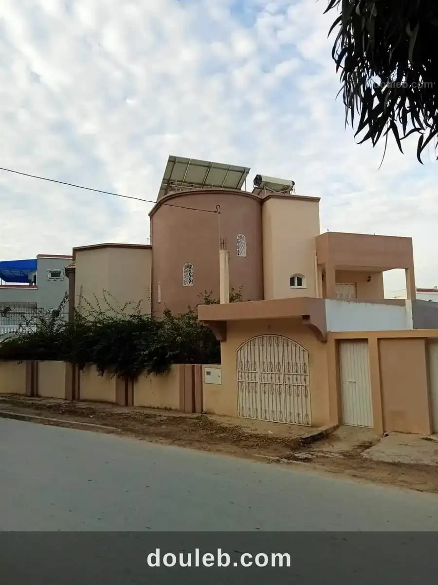 Villa angle avec jardin double façade à mb - Miniature 2