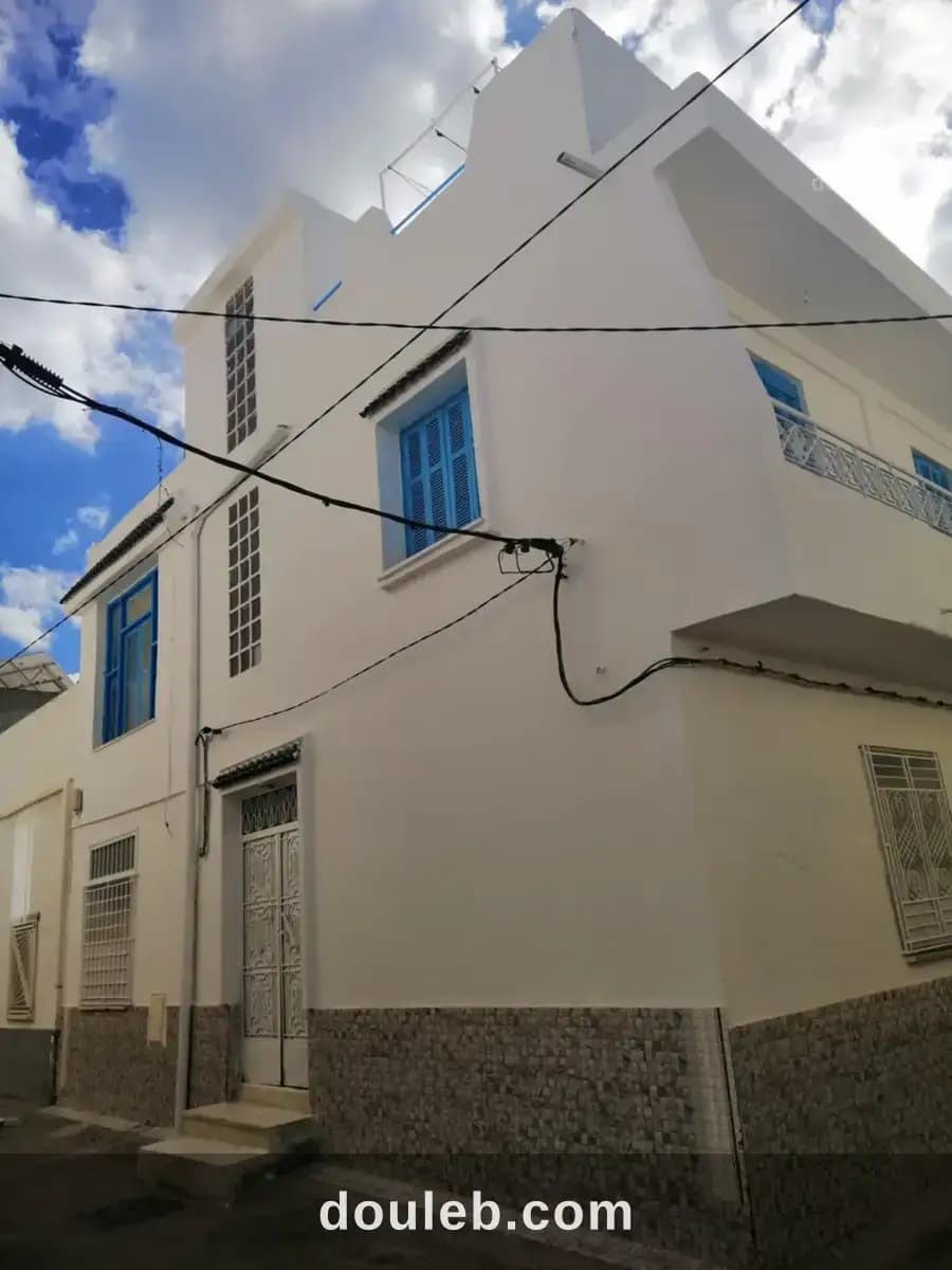 Grande batiment contient 2 maison s3 rc 1ere etage - Miniature 4