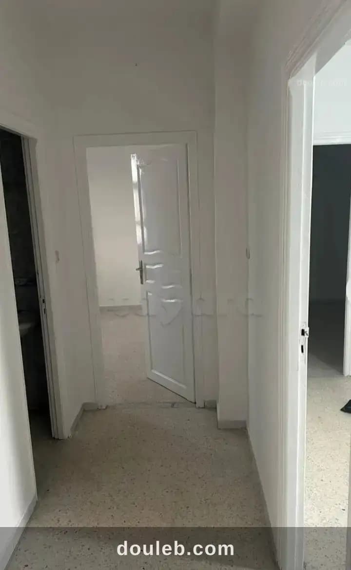 Cherche 2 personnes pour partager appartement - Miniature 2