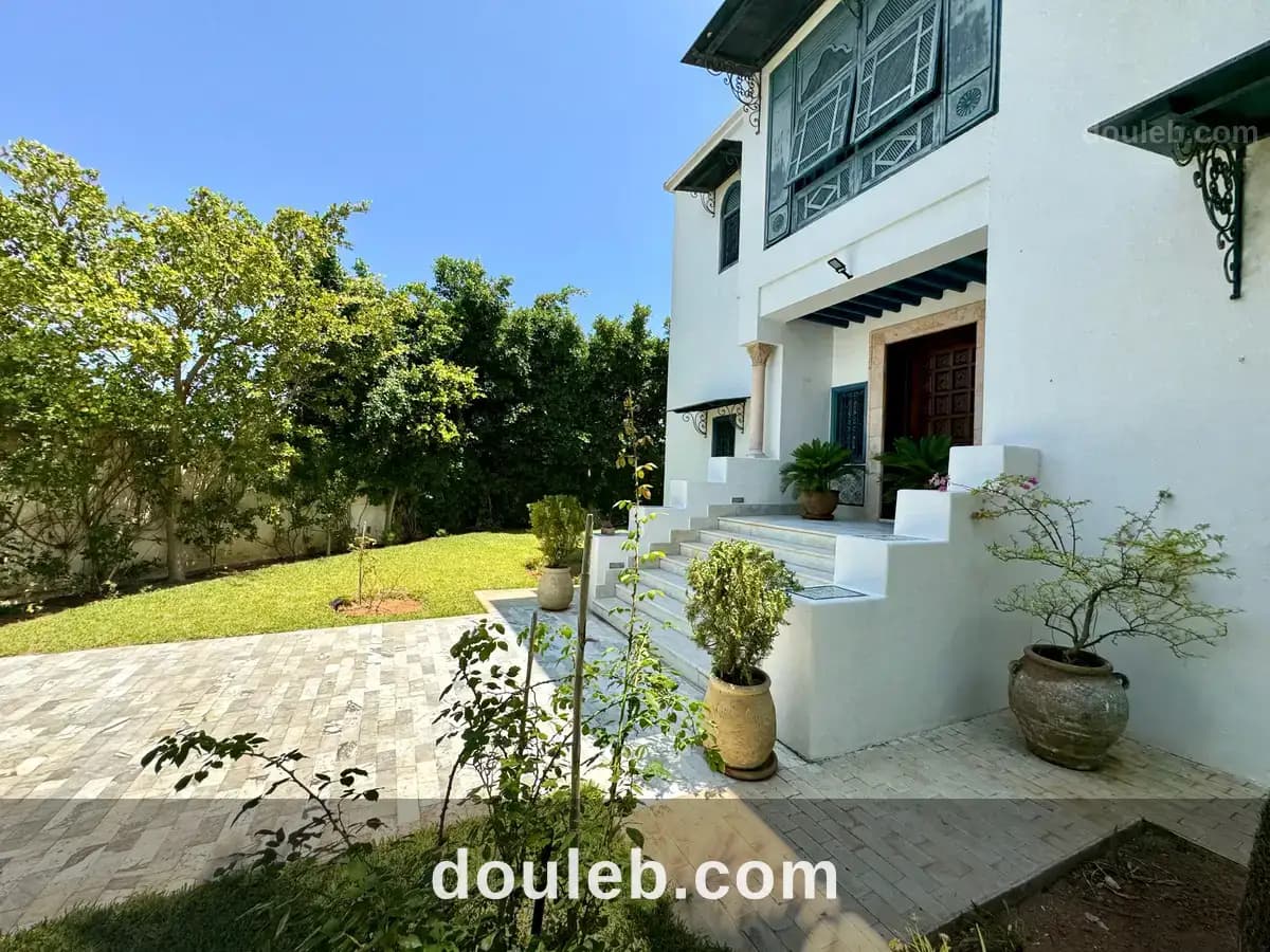 Villa haut standing avec piscine et jardin - Miniature 3