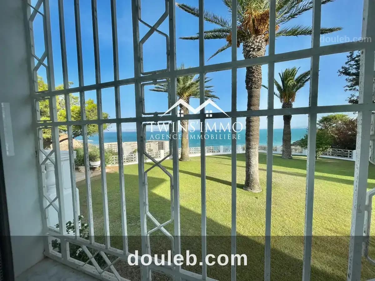 Villa de prestige avec une vue mer panoramique - Miniature 5